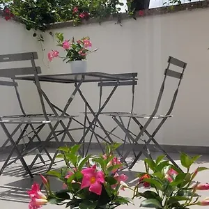 il-cortile-segreto.lecce-hotels.com/